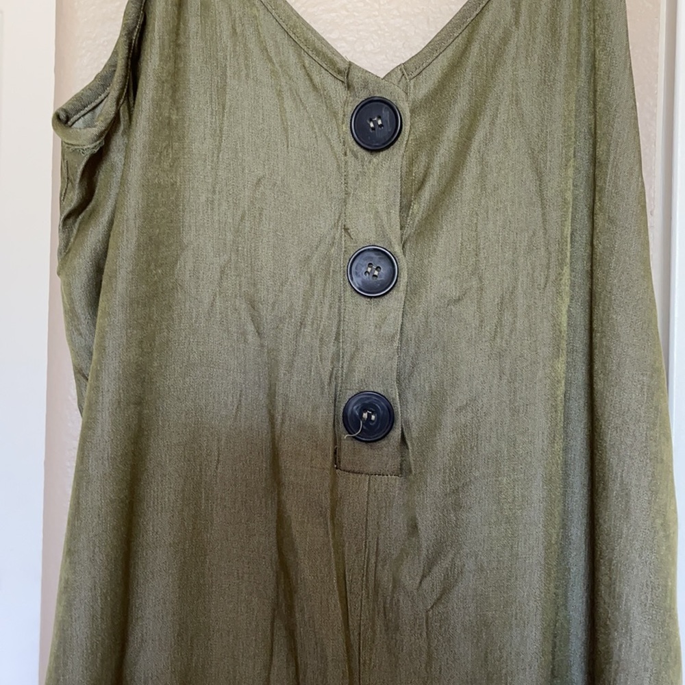 Green romper - Picture 2 of 2